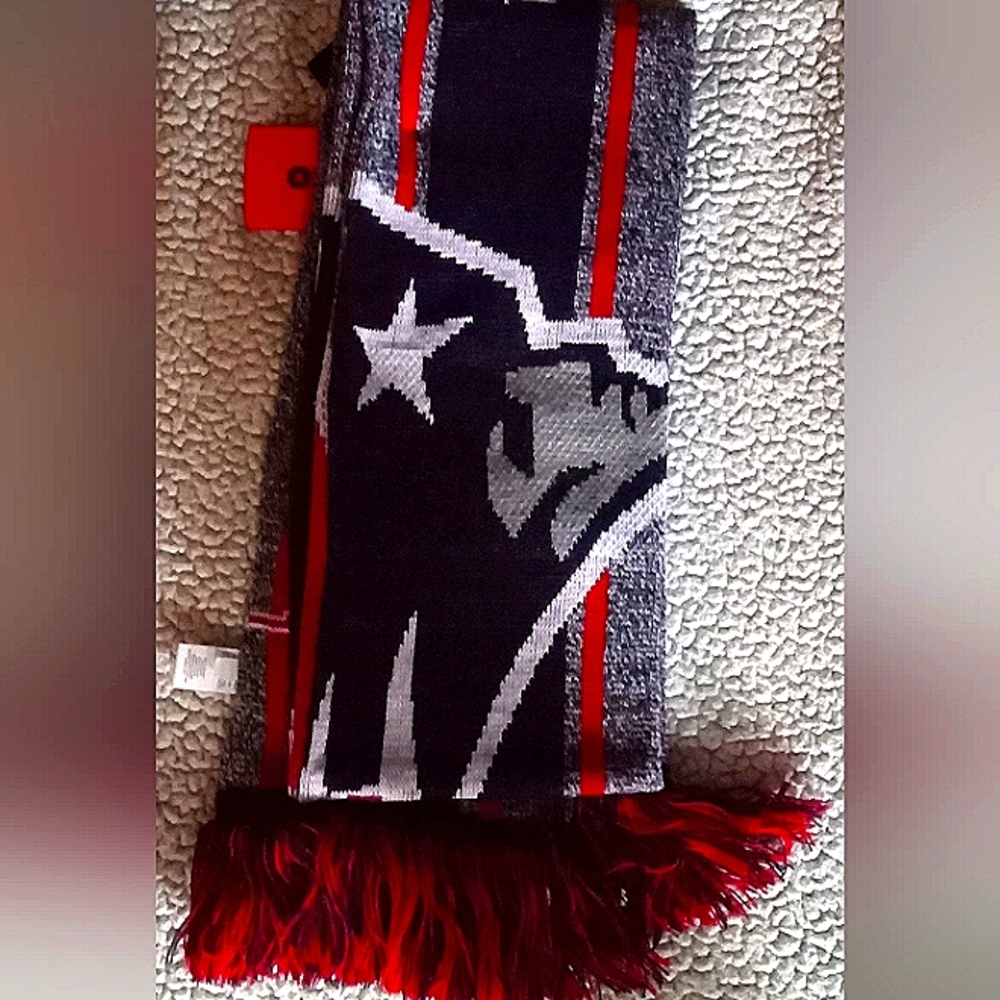 New England Patriots Scarf.   NWT